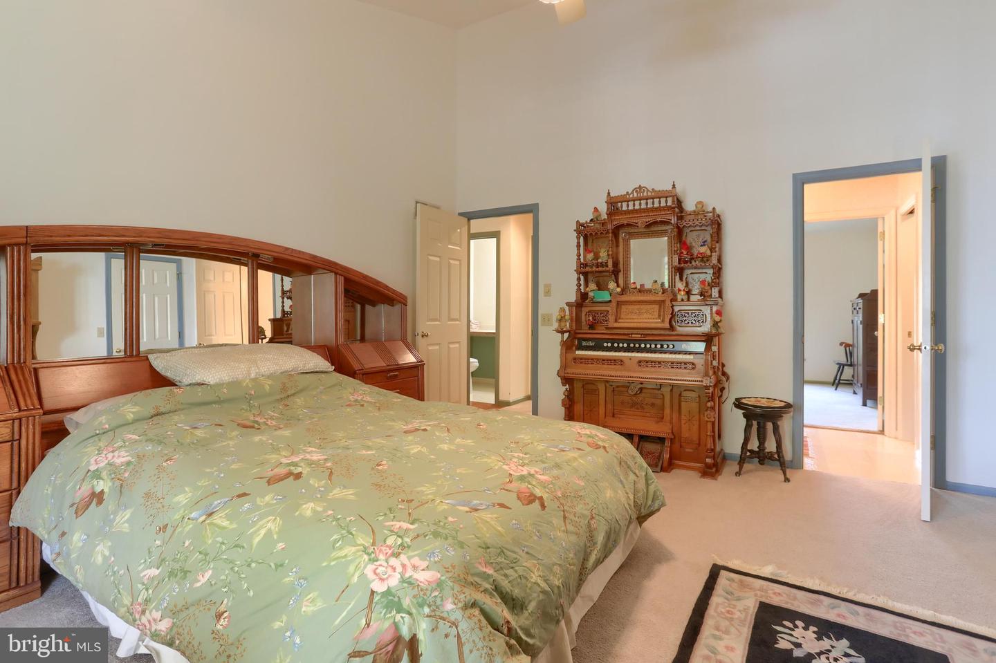 5 Stone Hedge Dr
