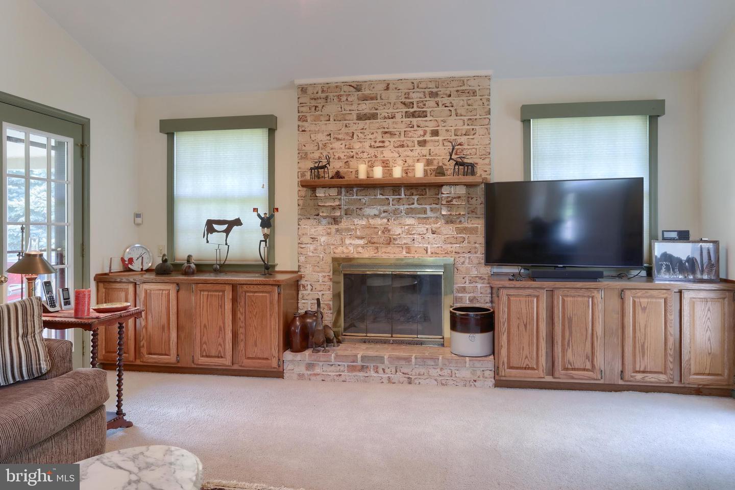 5 Stone Hedge Dr