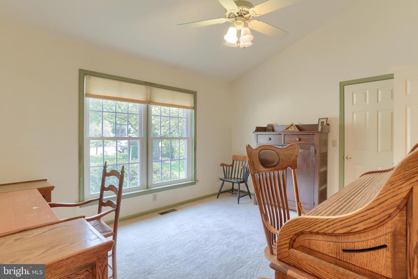 5 Stone Hedge Dr