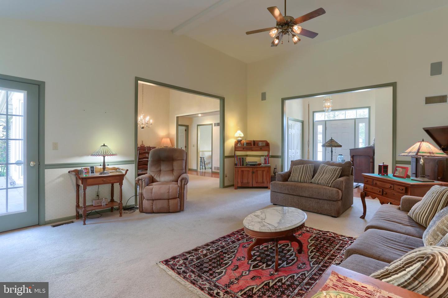 5 Stone Hedge Dr
