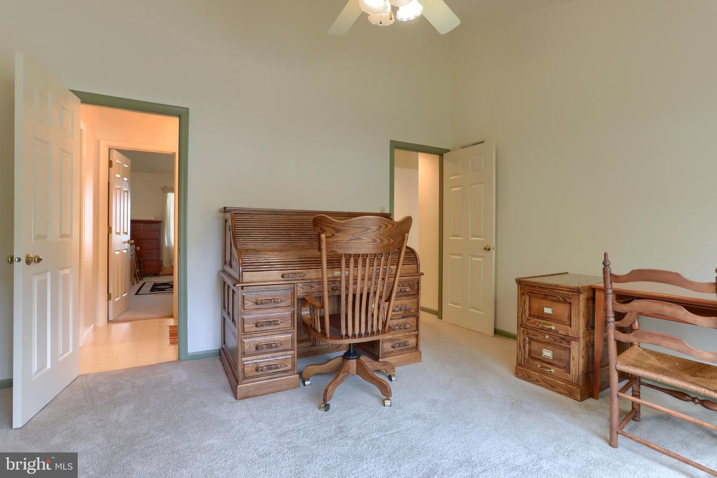 5 Stone Hedge Dr