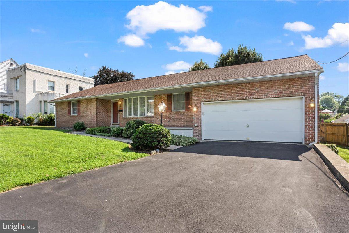 1023 Cornwall Rd