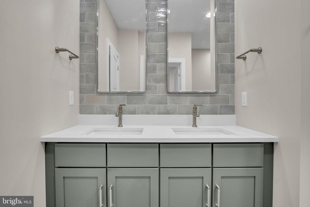 117 BLACKFORD BOULEVARD 102
