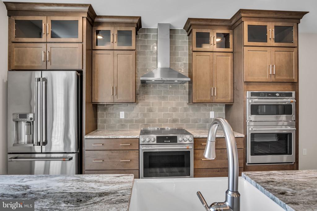 117 BLACKFORD BOULEVARD 102