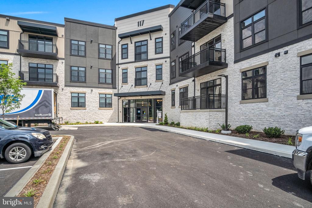 117 BLACKFORD BOULEVARD 102
