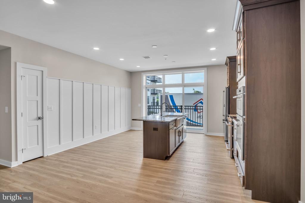 117 BLACKFORD BOULEVARD 102