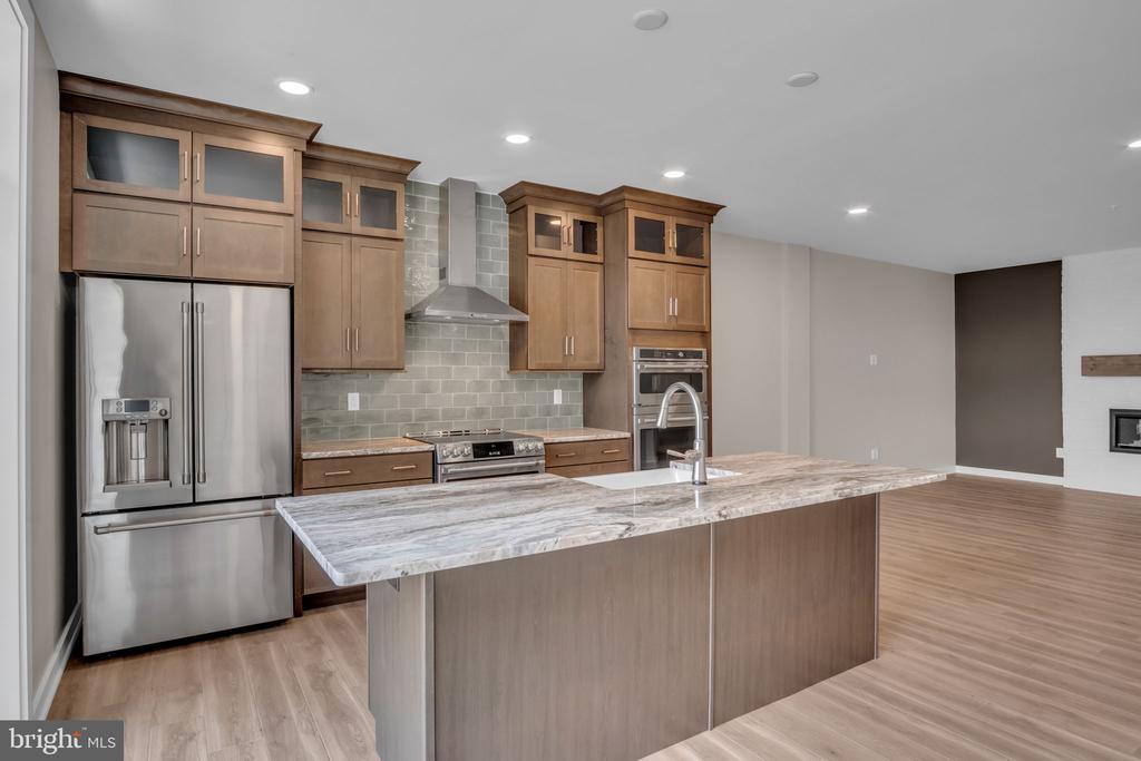 117 BLACKFORD BOULEVARD 102