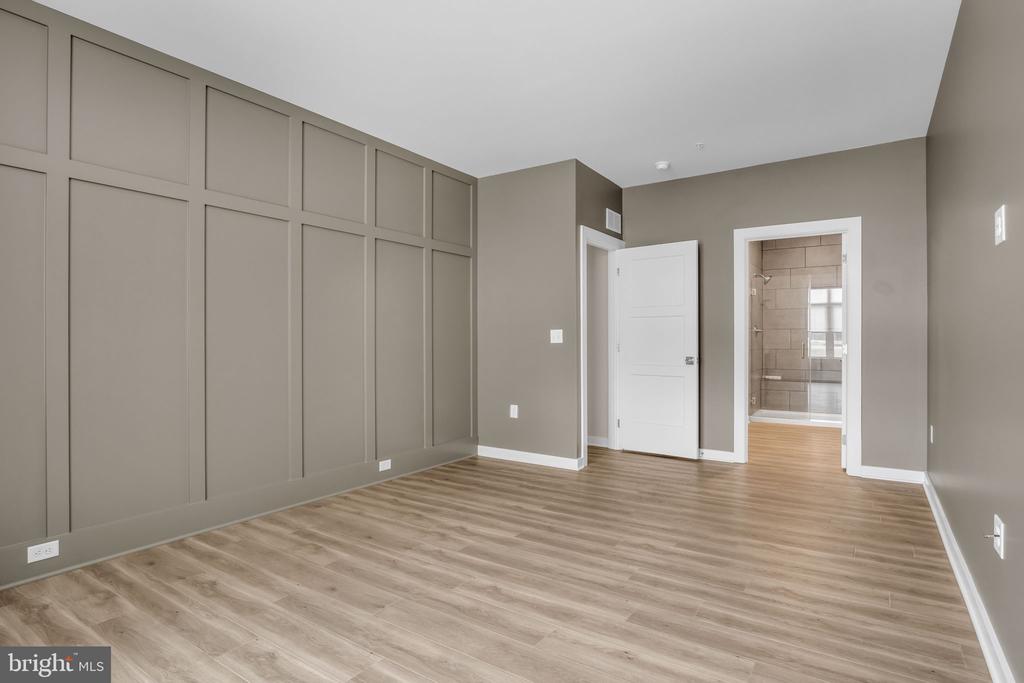 117 BLACKFORD BOULEVARD 102