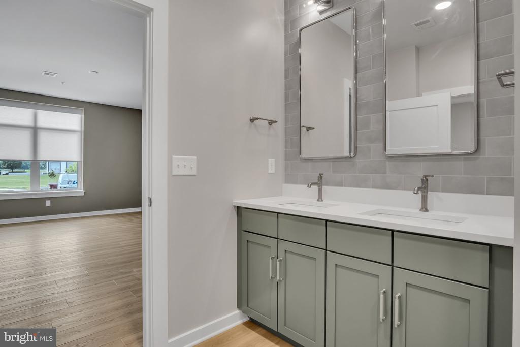 117 BLACKFORD BOULEVARD 102