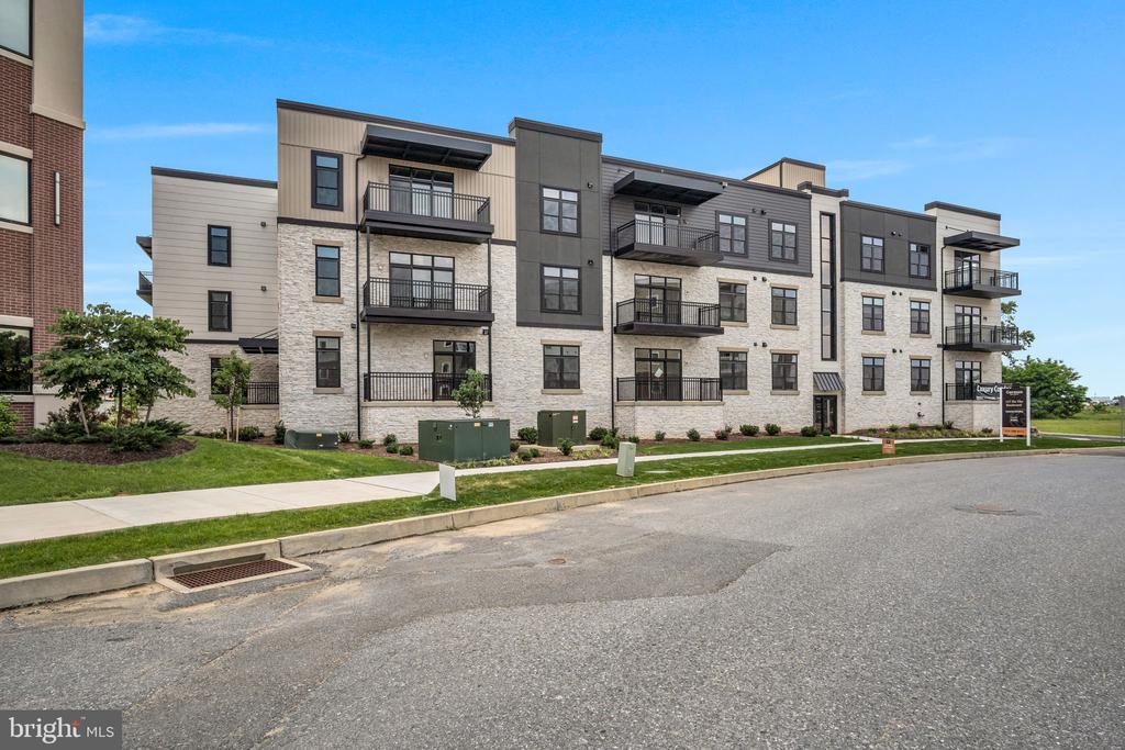 117 BLACKFORD BOULEVARD 102