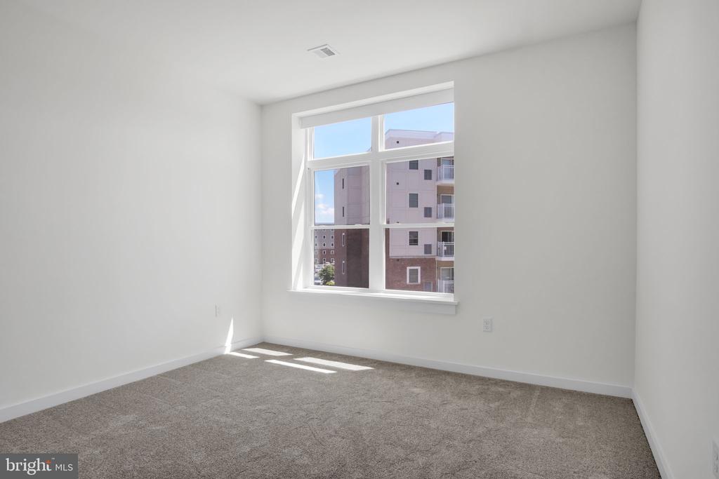 117 BLACKFORD BOULEVARD 203
