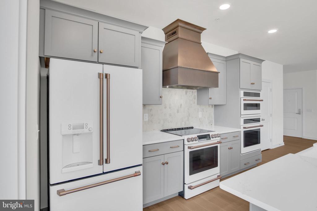 117 BLACKFORD BOULEVARD 203
