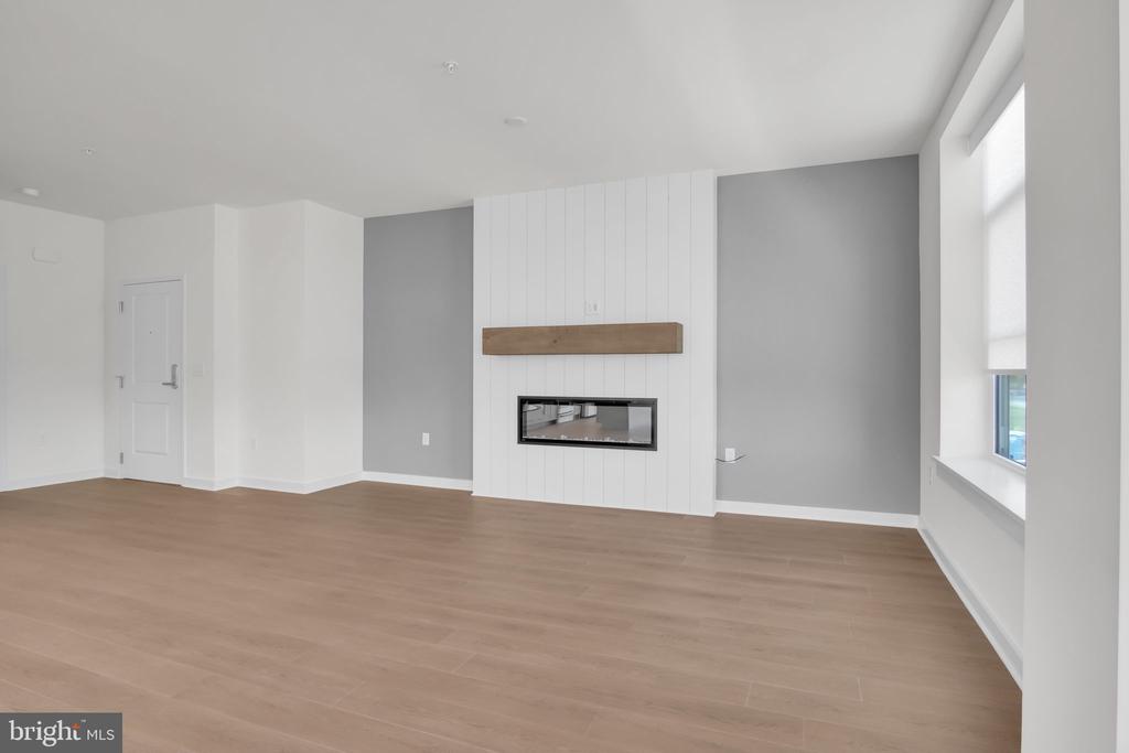 117 BLACKFORD BOULEVARD 203