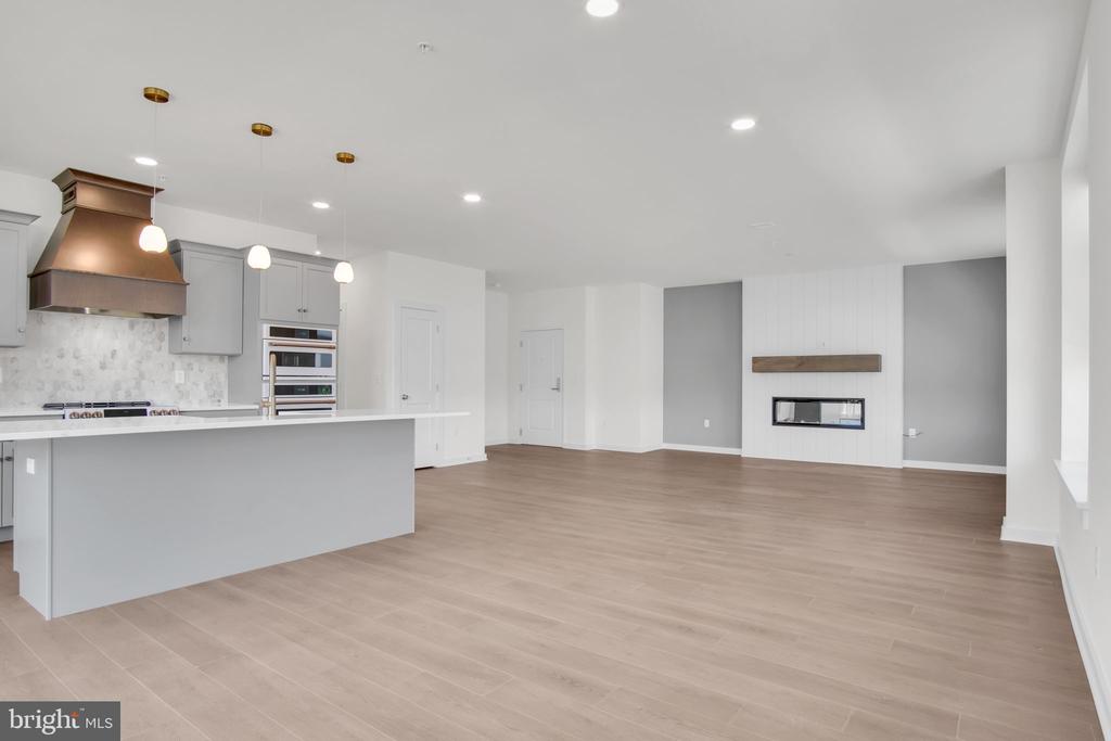 117 BLACKFORD BOULEVARD 203