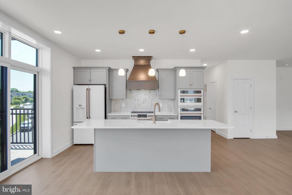 117 BLACKFORD BOULEVARD 203