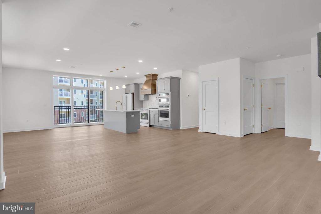 117 BLACKFORD BOULEVARD 203