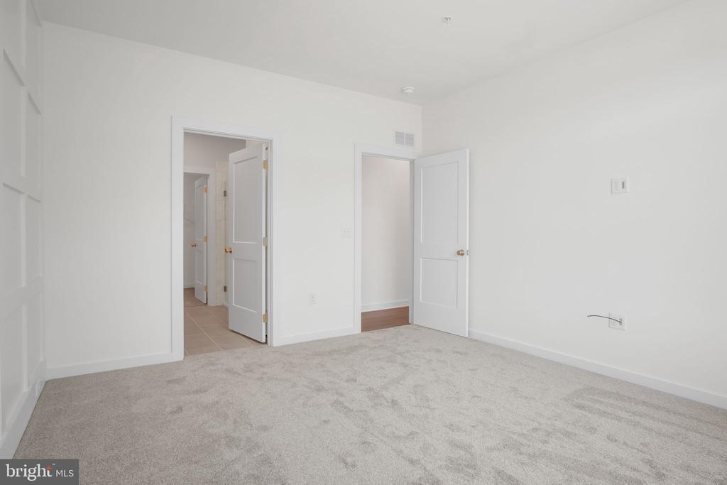 117 BLACKFORD BOULEVARD 203