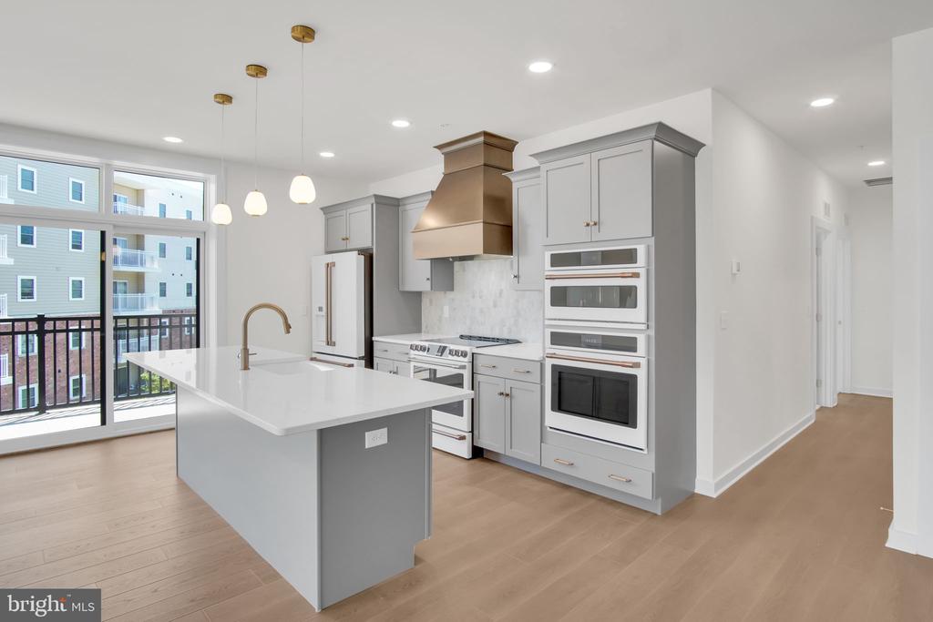 117 BLACKFORD BOULEVARD 203