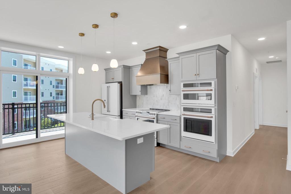 117 BLACKFORD BOULEVARD 203