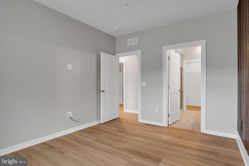 117 BLACKFORD BOULEVARD 204