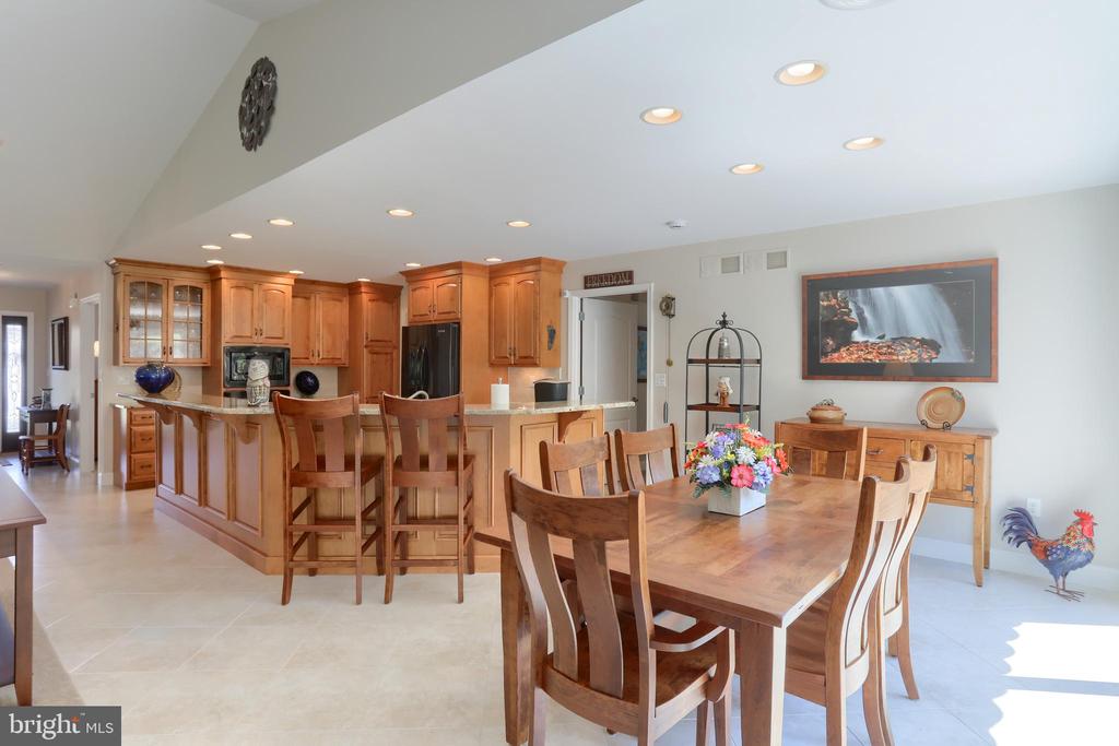 1013 NORTHGATE DRIVE