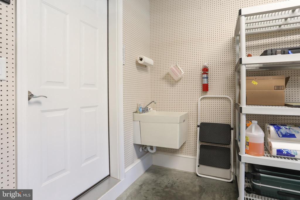 1013 NORTHGATE DRIVE