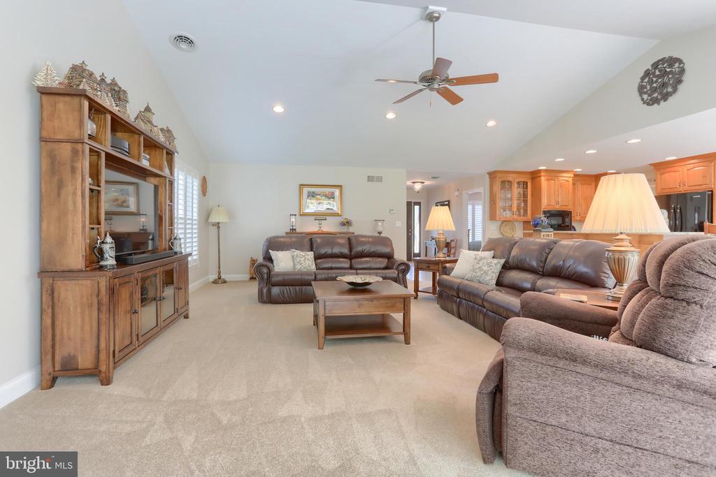 1013 NORTHGATE DRIVE
