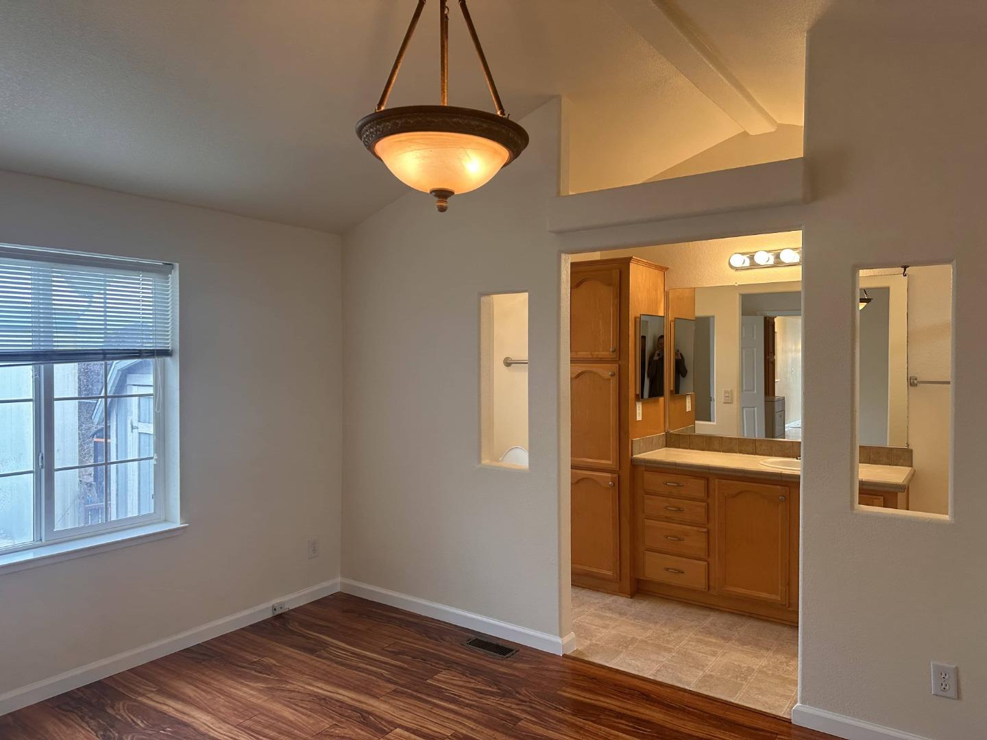 3128 Crescent Unit: 51