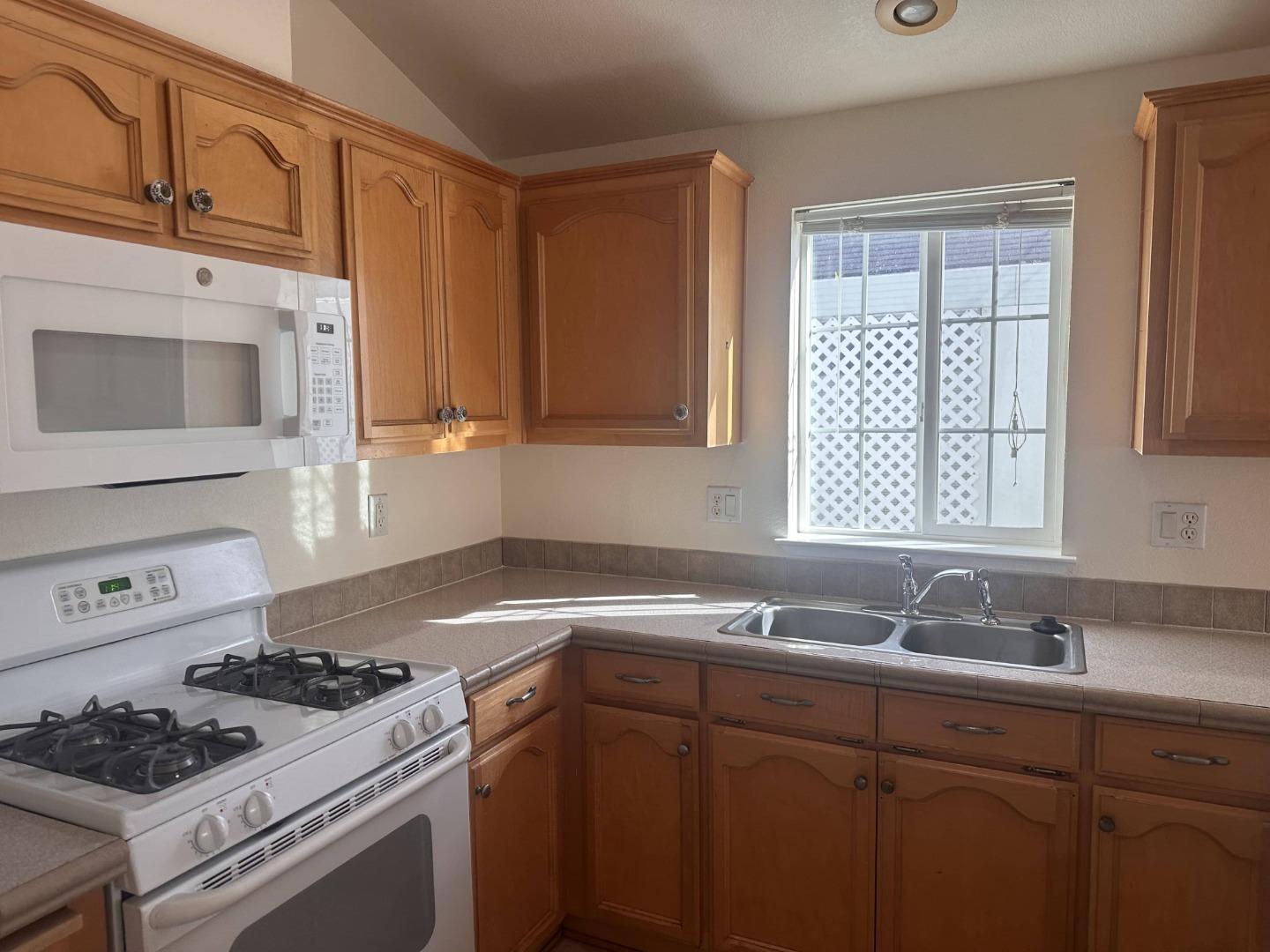 3128 Crescent Unit: 51