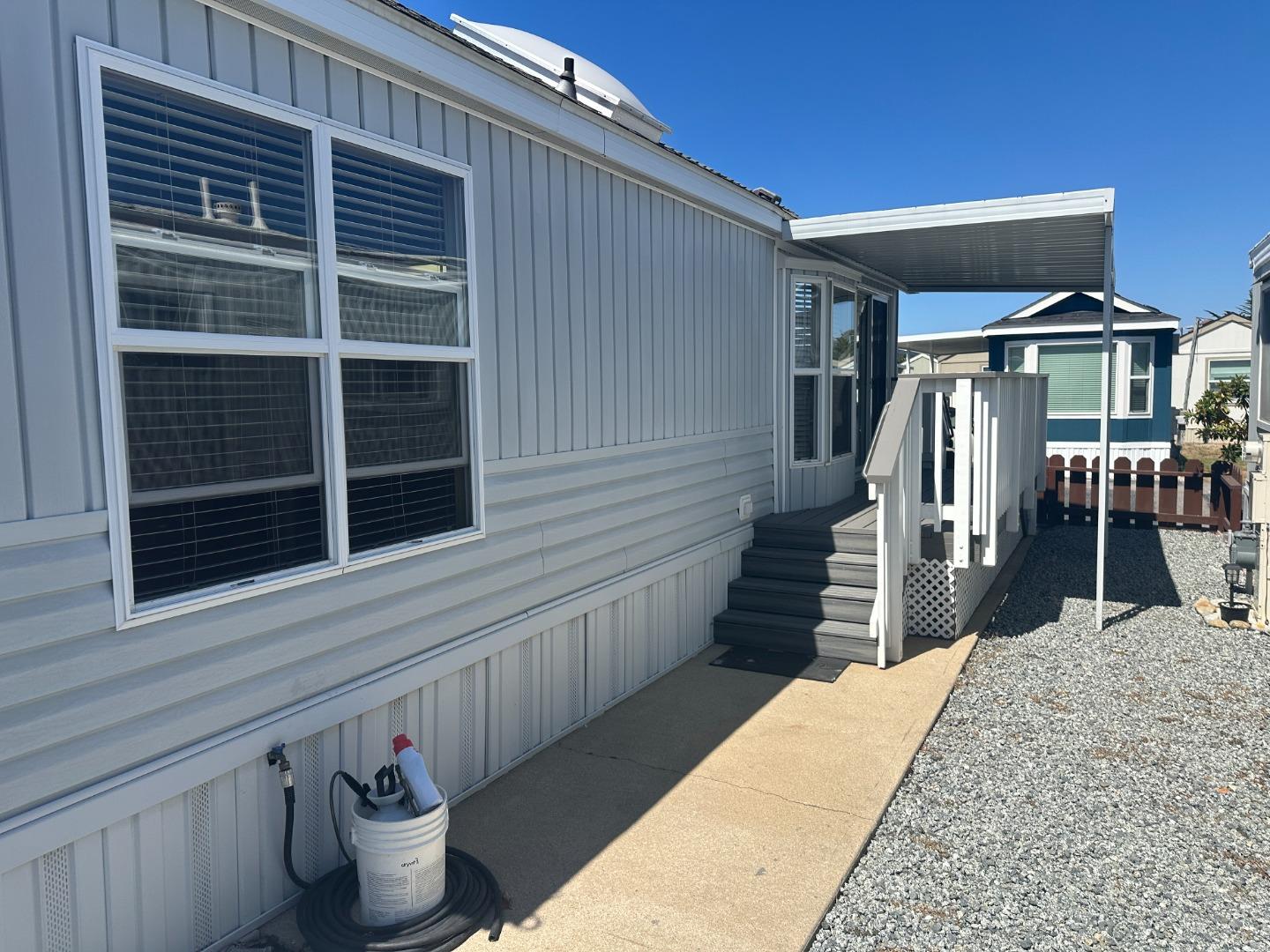 835 Kimball Ave Unit: 11