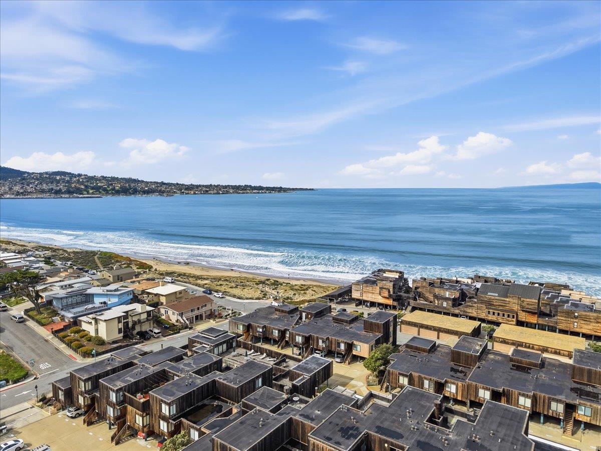 125 Surf Way 305