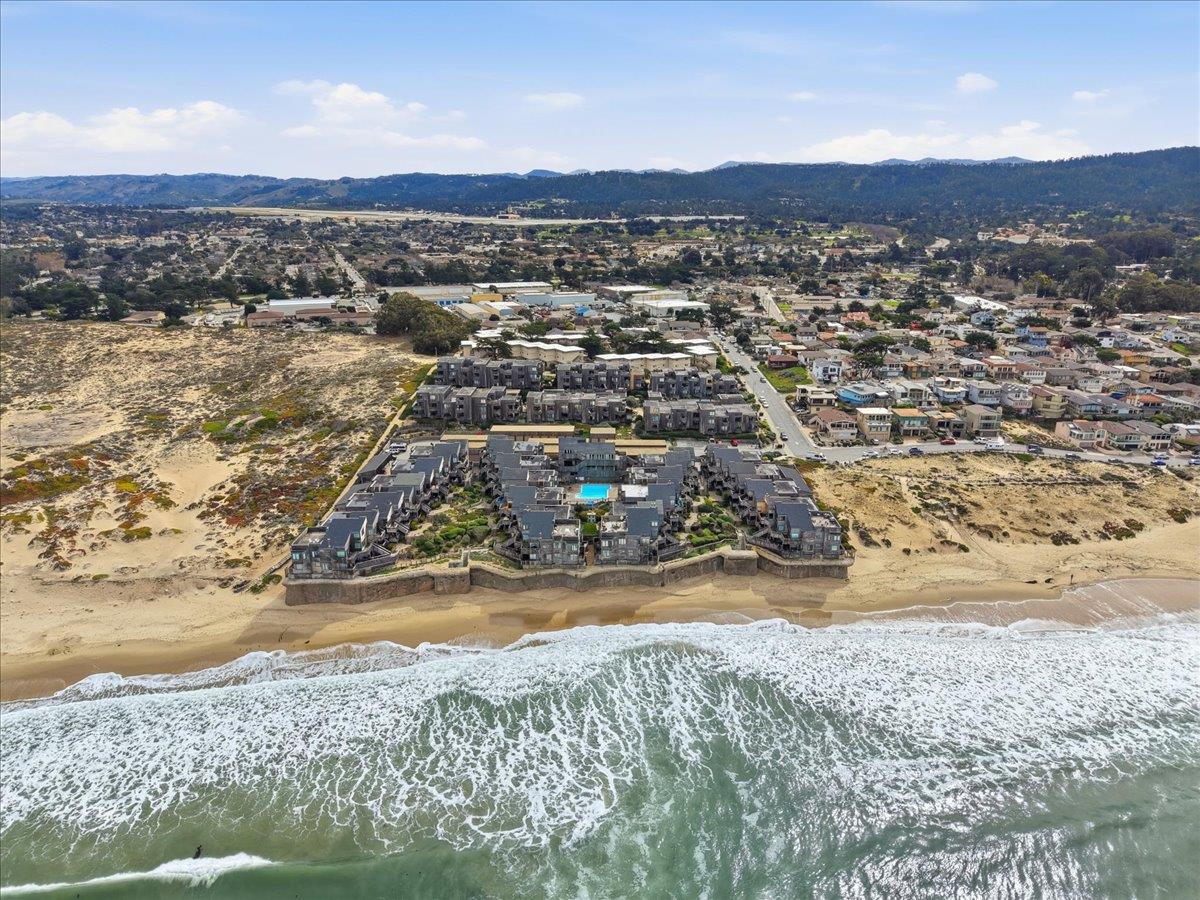 125 Surf Way 305