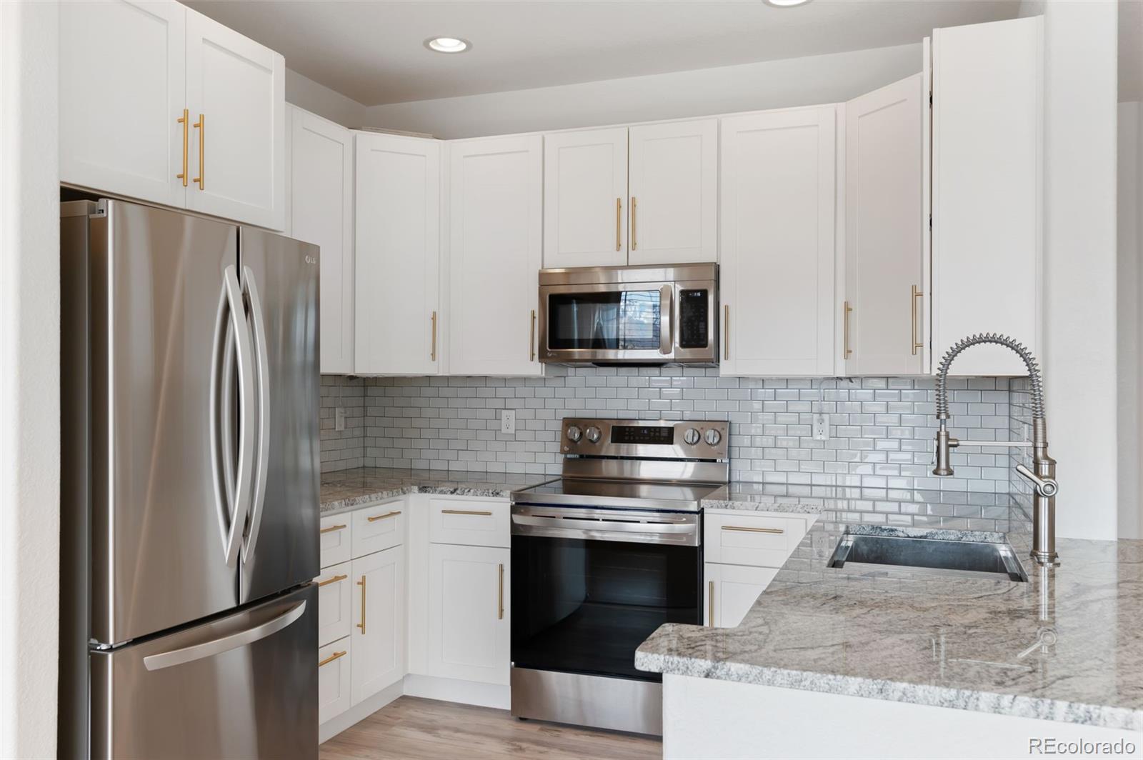 8520 S Holland Lane Unit: 207