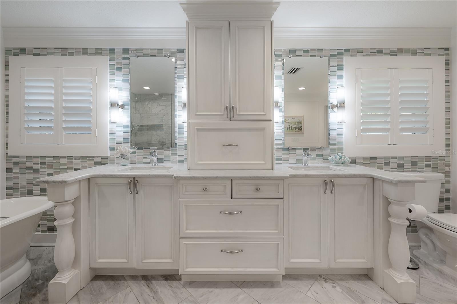 7704 LAKE CYPRESS DR