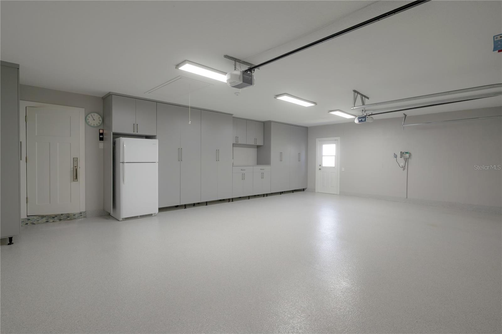 7704 LAKE CYPRESS DR