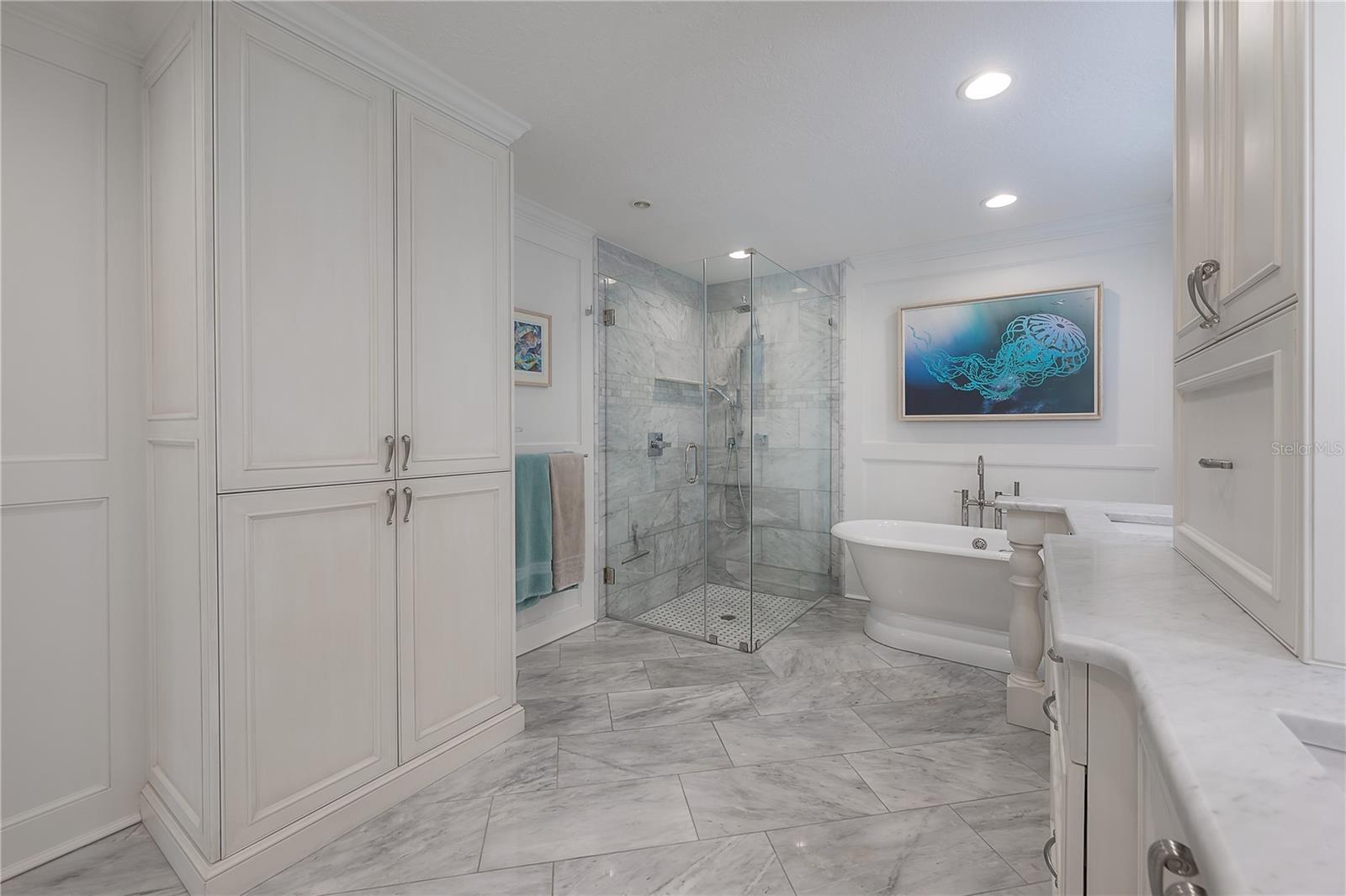 7704 LAKE CYPRESS DR