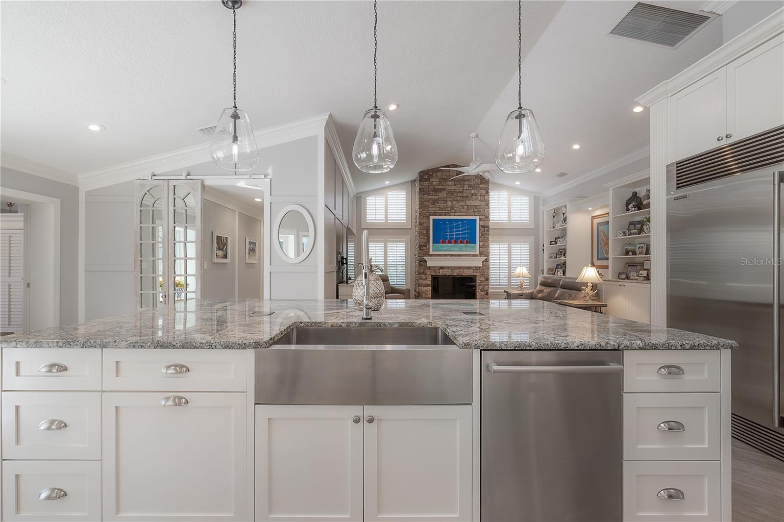 7704 LAKE CYPRESS DR