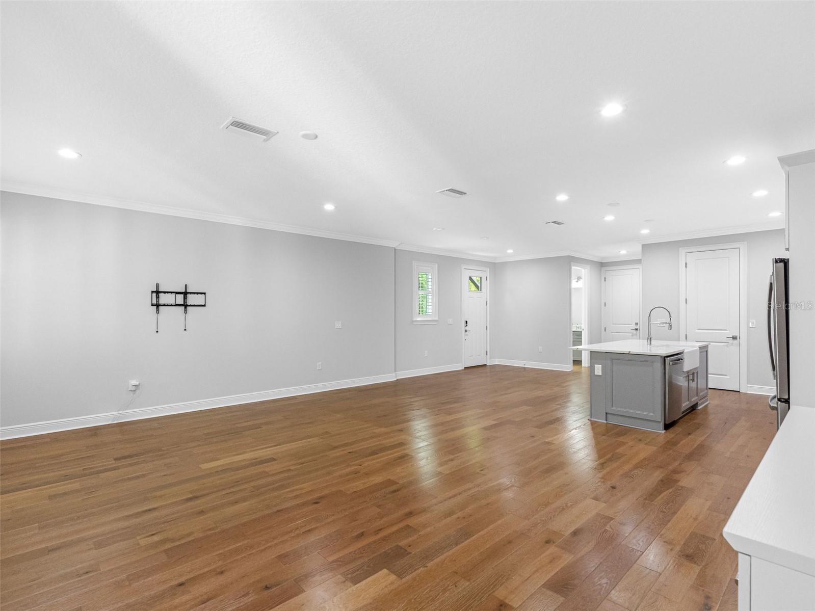 410 S CHURCH AVE