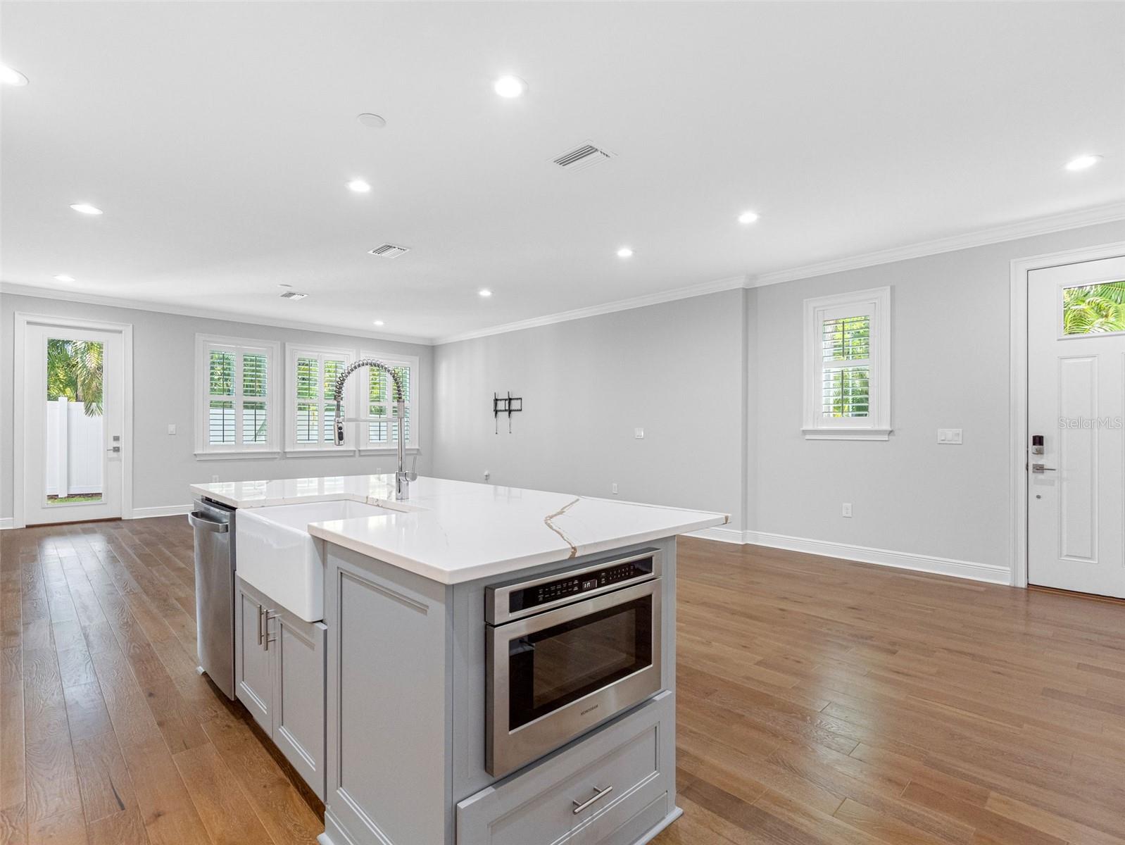 410 S CHURCH AVE