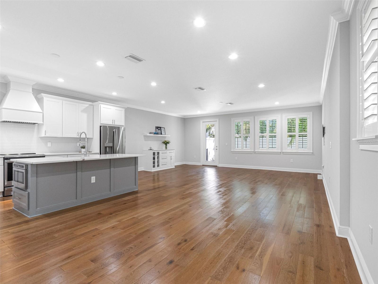 410 S CHURCH AVE