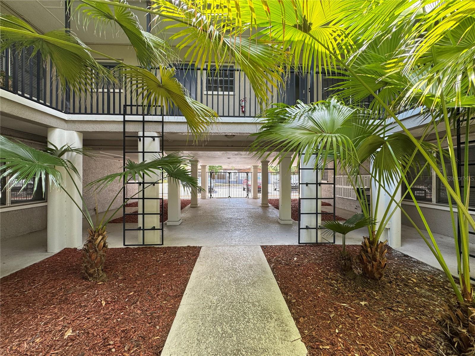 212 S CHURCH AVE #105