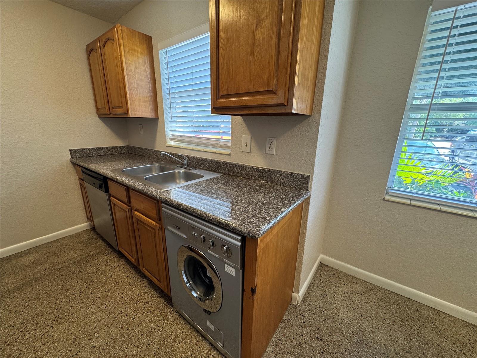 212 S CHURCH AVE #105