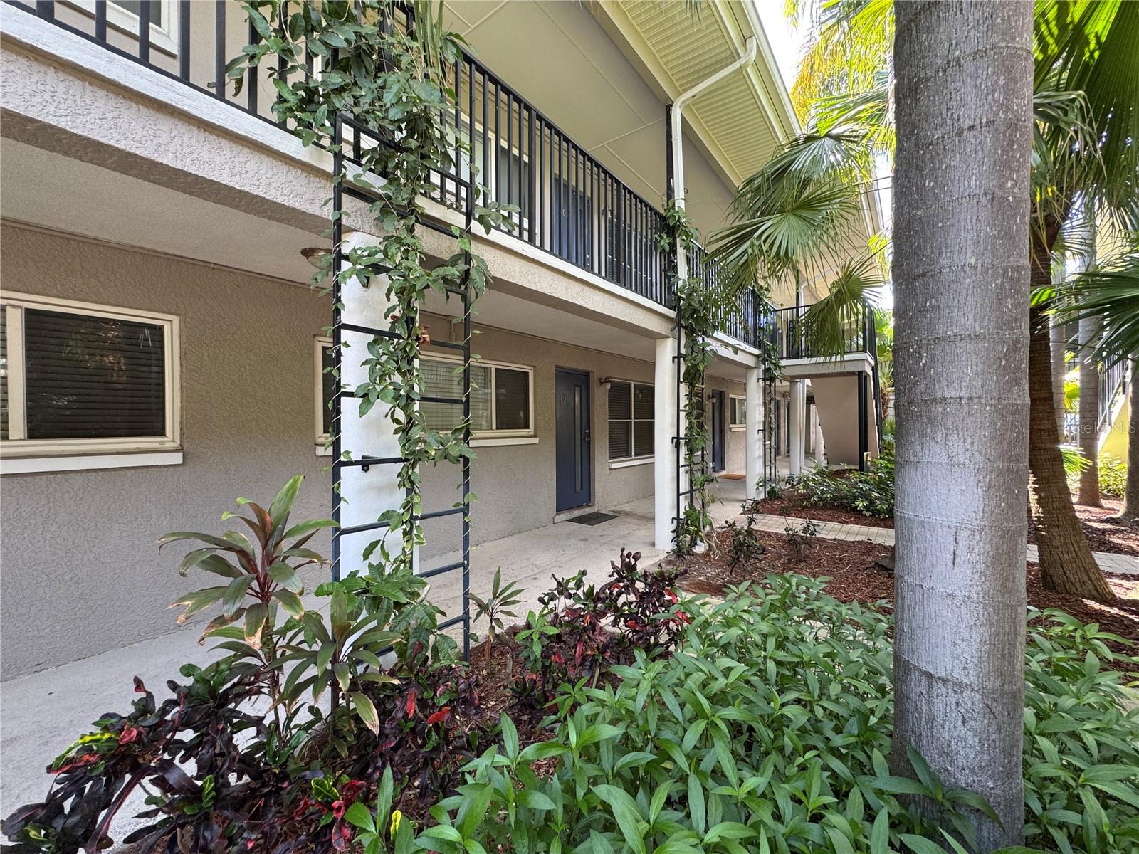 212 S CHURCH AVE #105