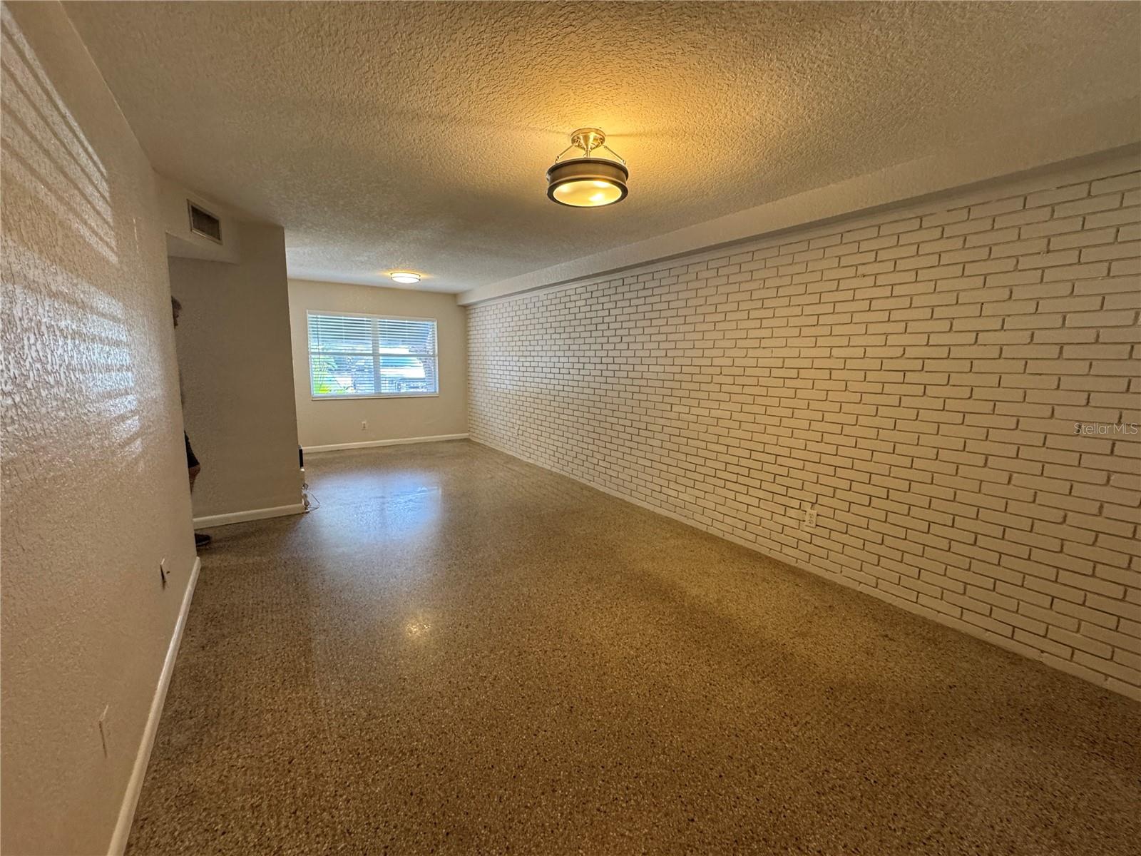 212 S CHURCH AVE #105