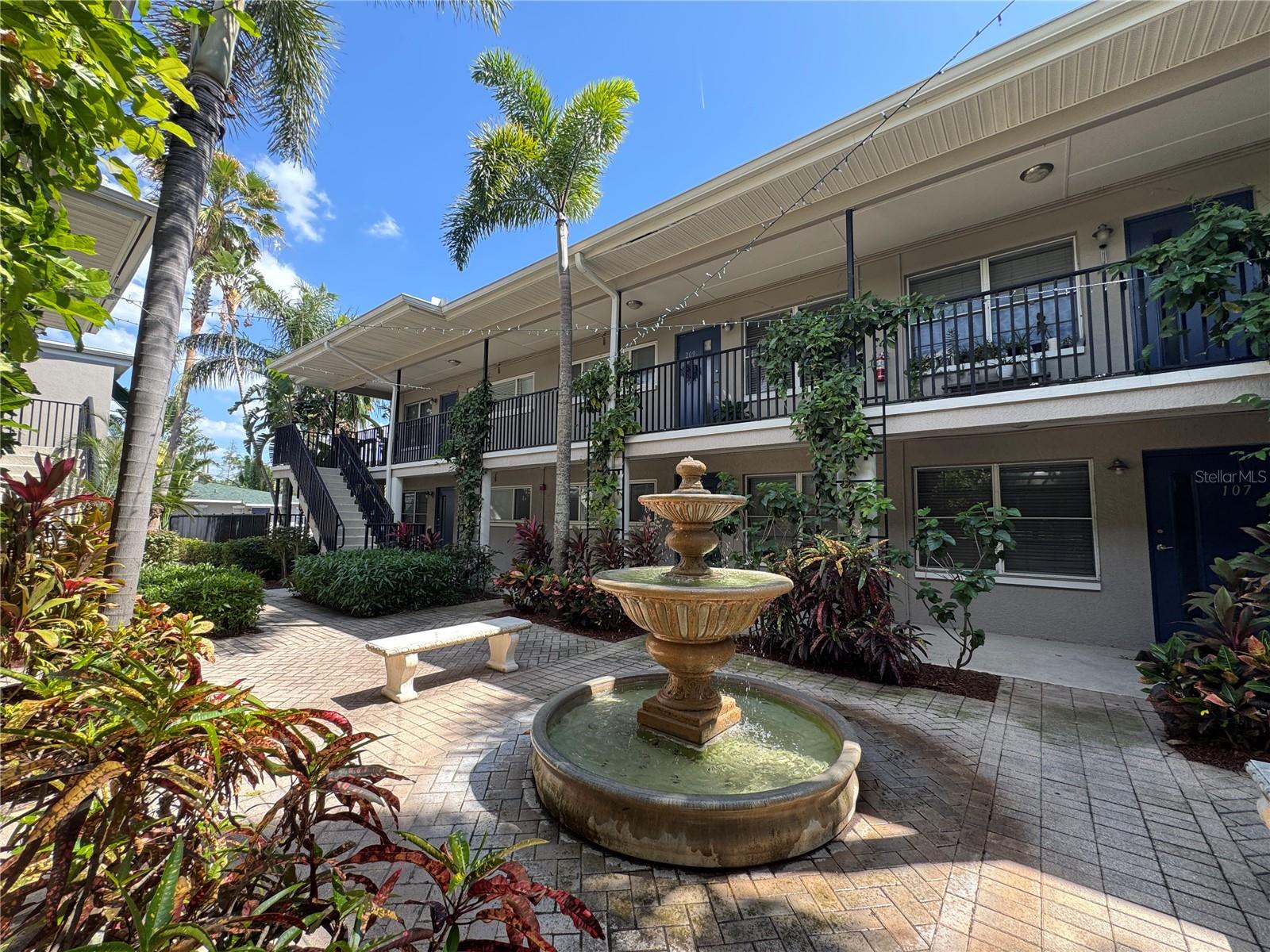 212 S CHURCH AVE #105