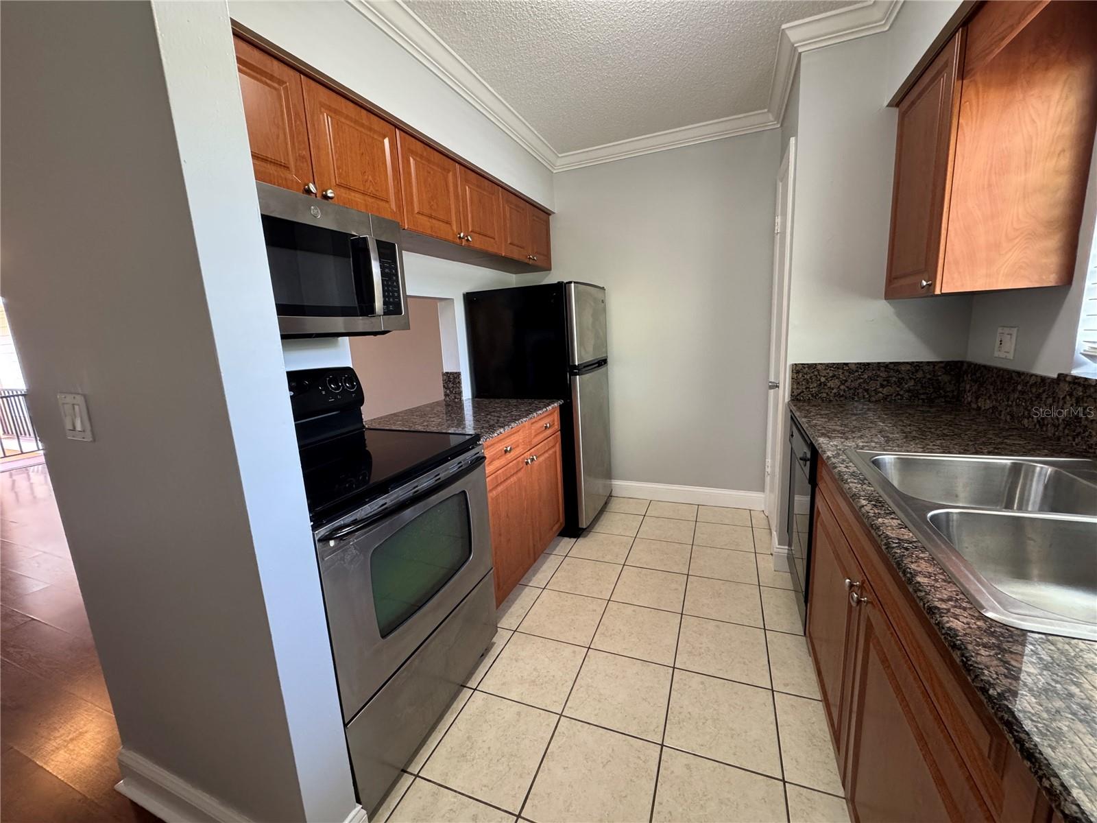 120 S CHURCH AVE #211