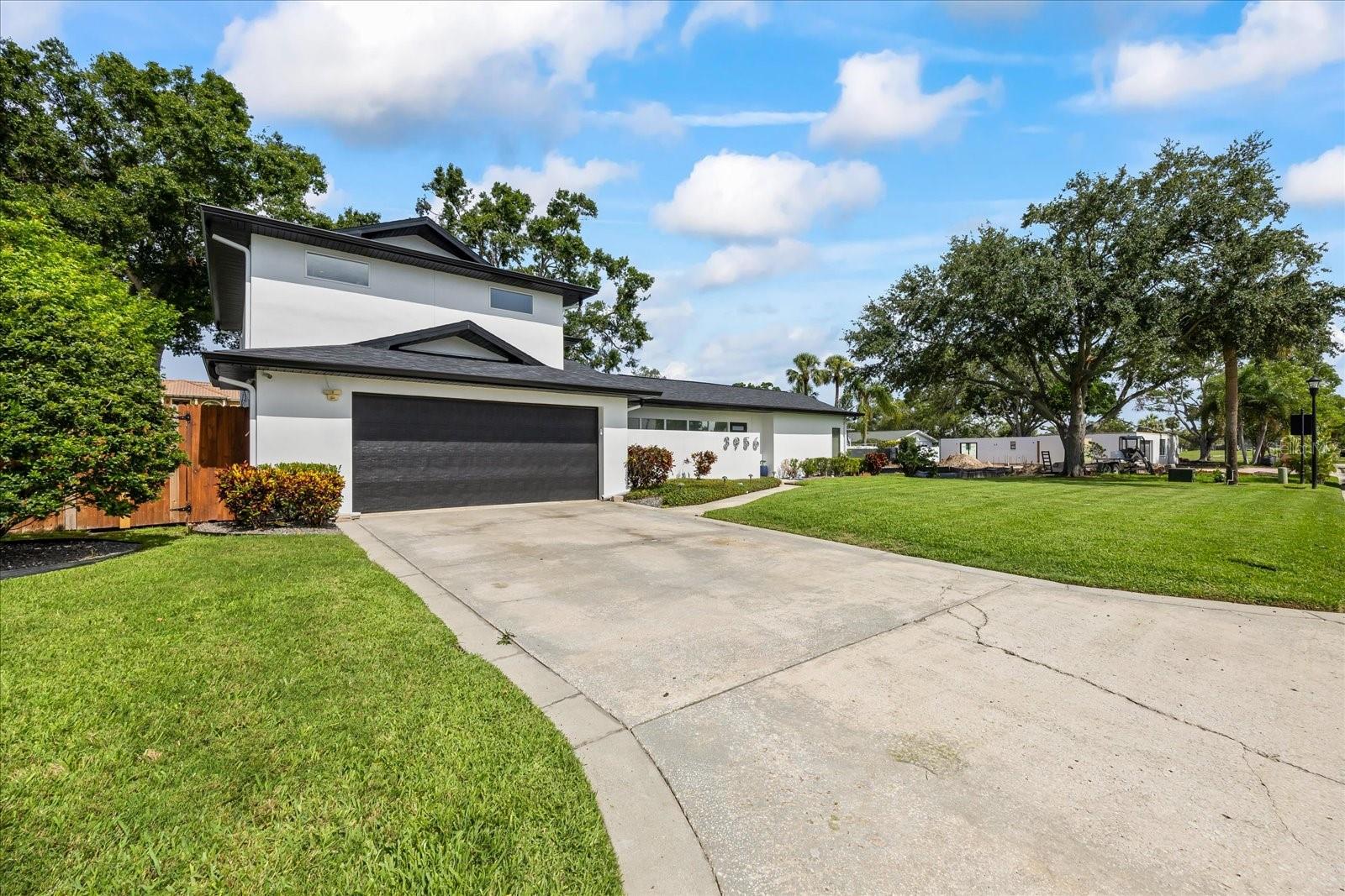 3956 VERSAILLES DR