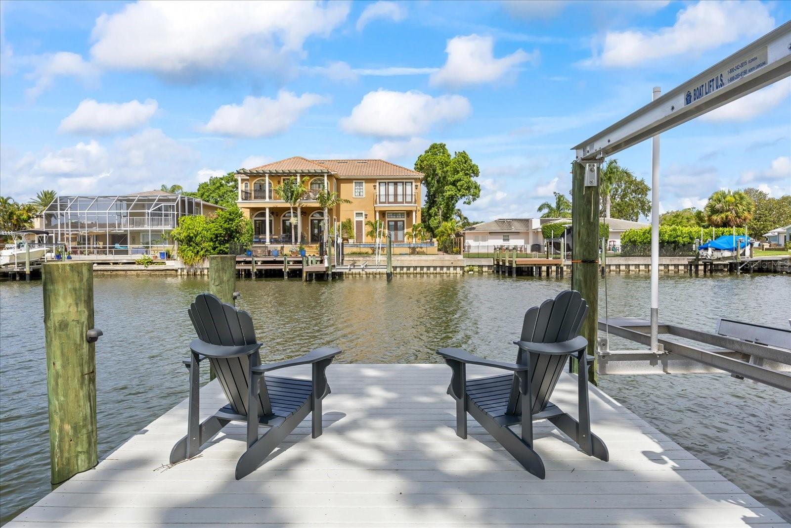 3956 VERSAILLES DR