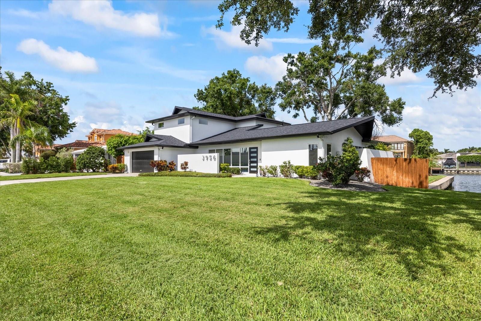 3956 VERSAILLES DR