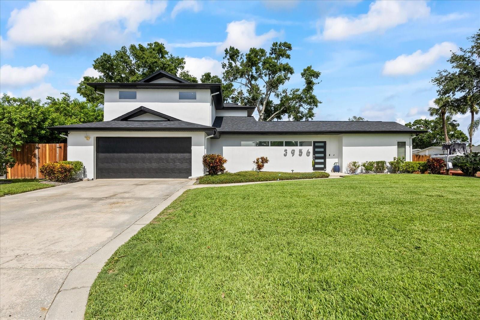 3956 VERSAILLES DR